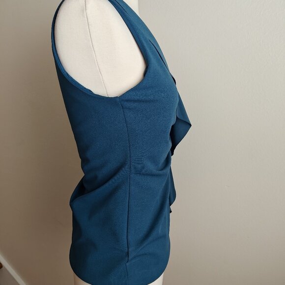 WHBM - Sz. XXS - Asymmetric Ruffle Shell - Picture 3 of 8